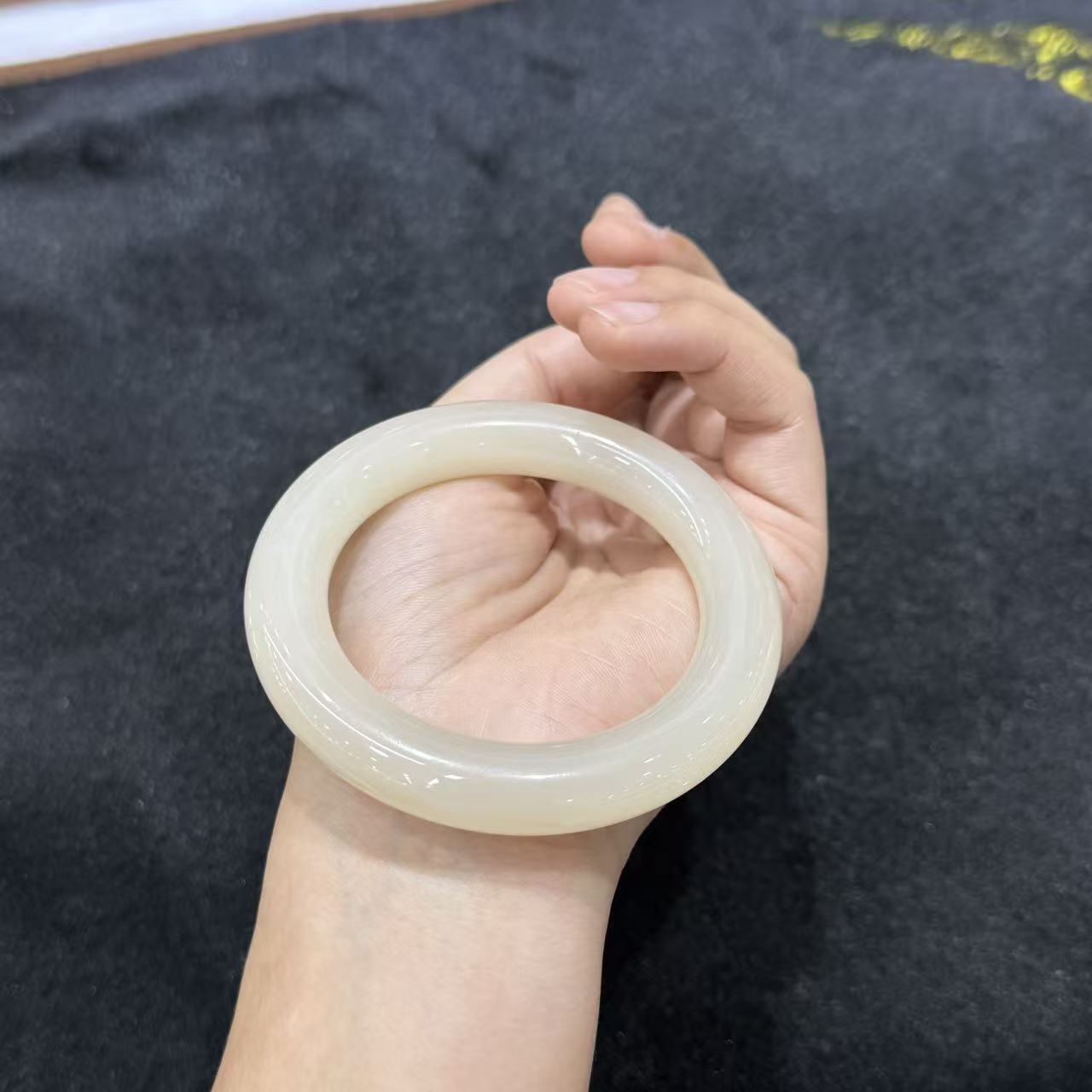 和田玉手镯-多样性发货-A287