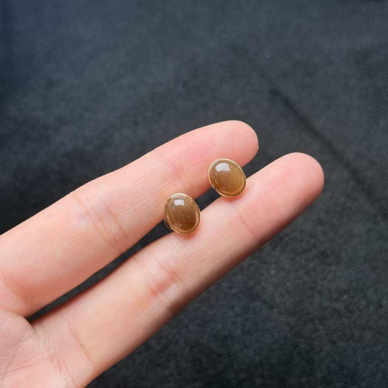 S925和田玉耳钉-约10*8*4mm-Y钰- 多样性发货-A3677