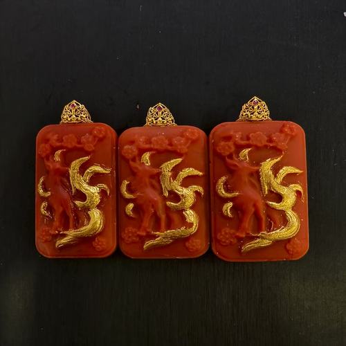 南红（玛瑙）18K狐仙牌吊坠-约19*23*6mm-多样性发货-H祥-Y2613