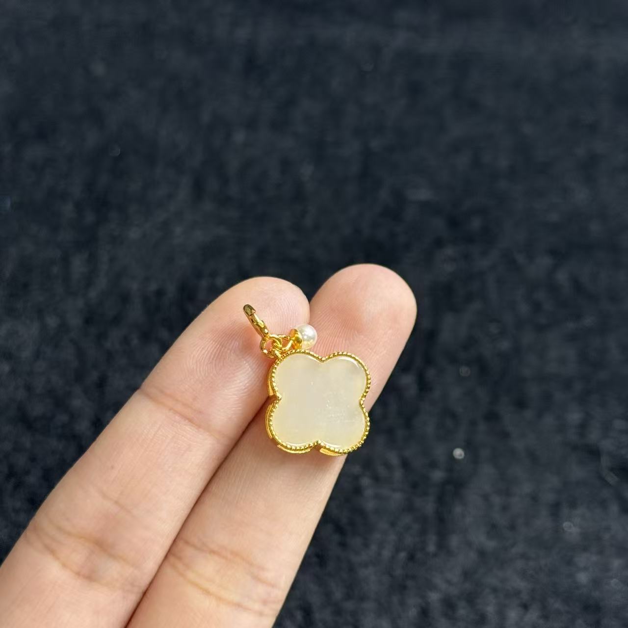 S925和田玉吊坠 约17*15*3mm 多样性发货-YSP金 B4052