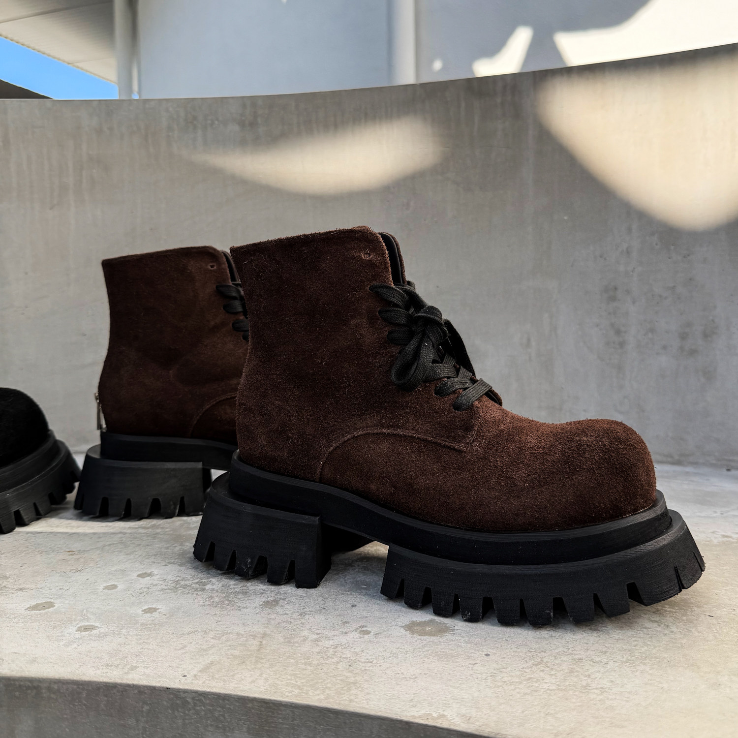 可可棕大头厚底马丁靴男米奇工装