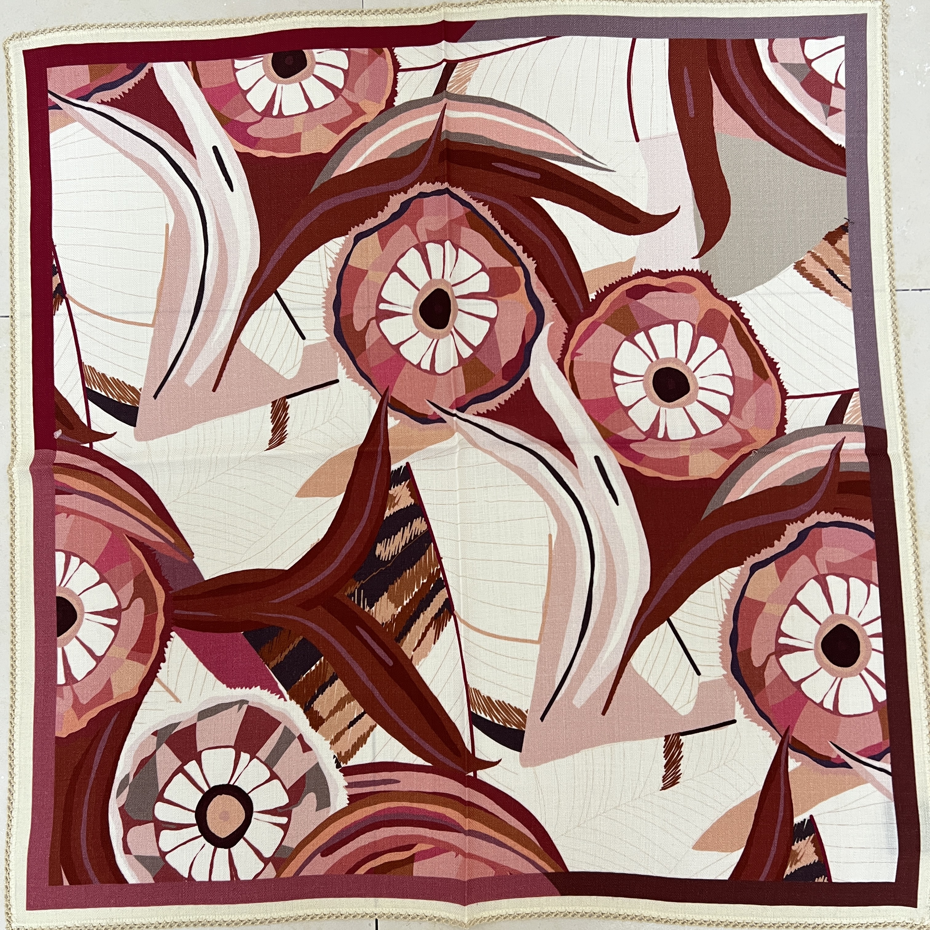 酒红多彩假期65cm丝毛中方巾秋冬季保暖护颈百搭小围巾