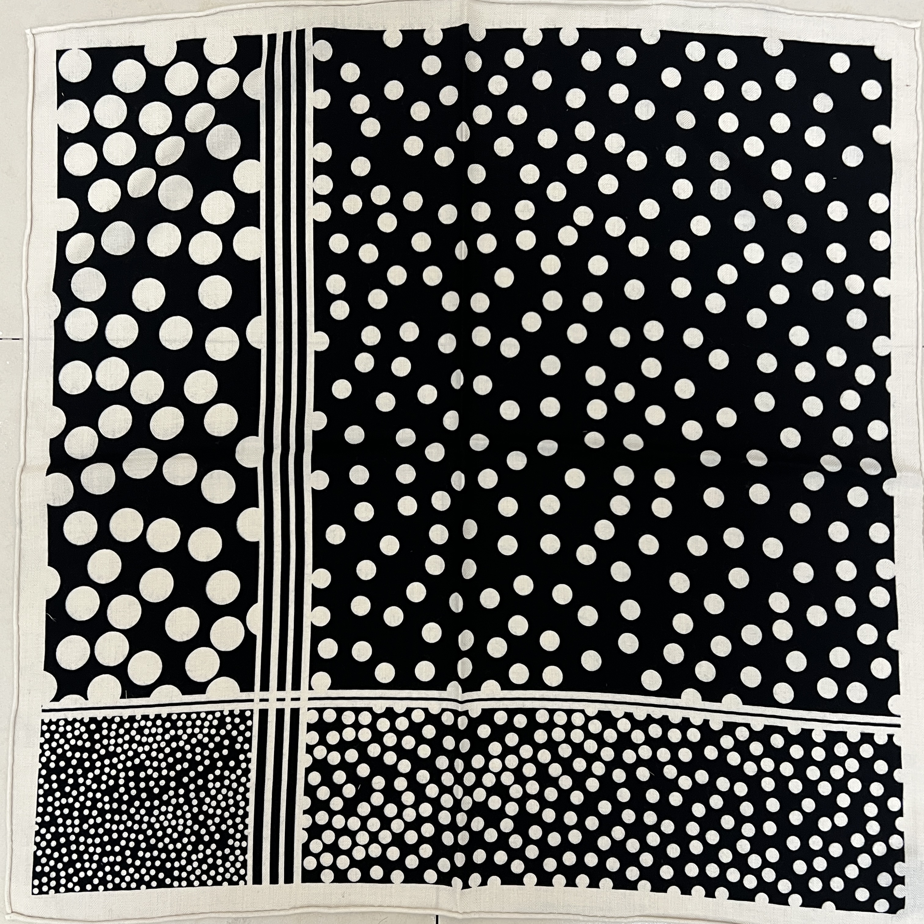 浪漫舞曲65丝毛中方巾秋冬季保暖护颈百搭小围巾