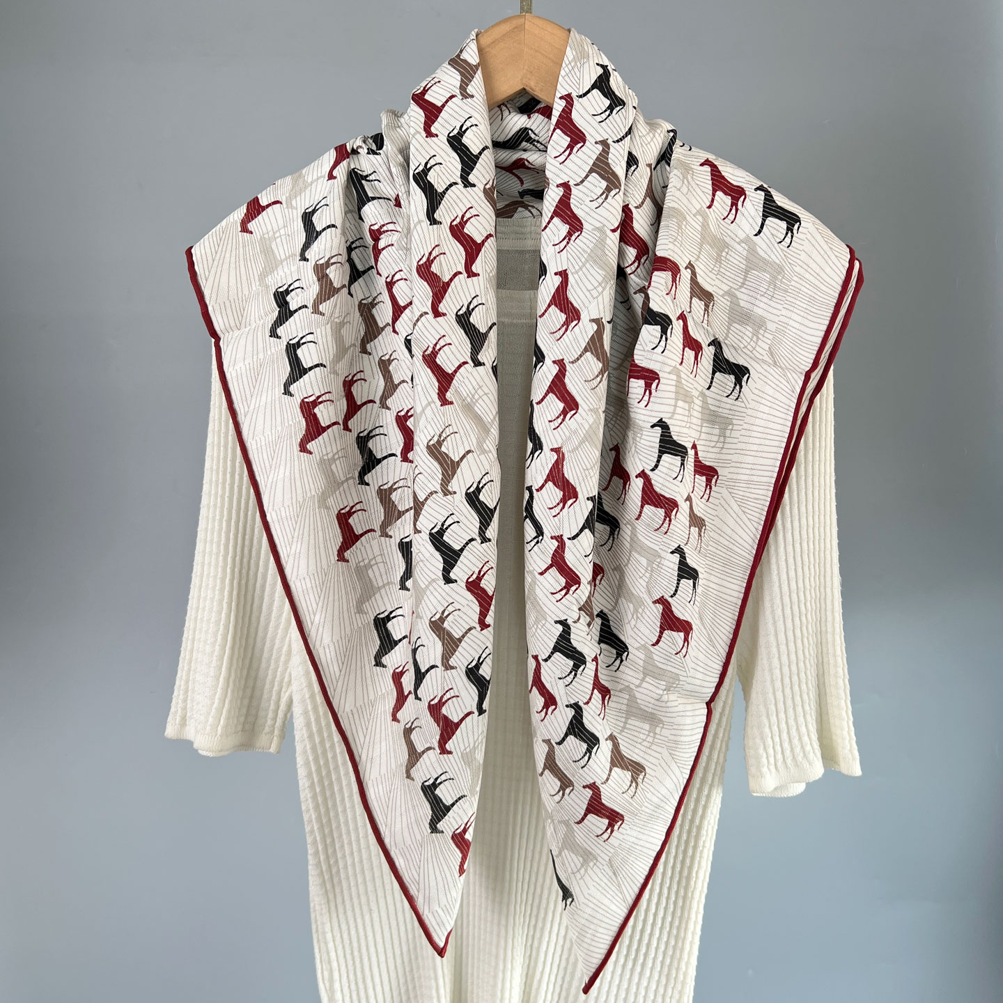 红马队100桑蚕丝秋冬款重磅真丝罗孔纱大方巾90cm双面同色丝巾