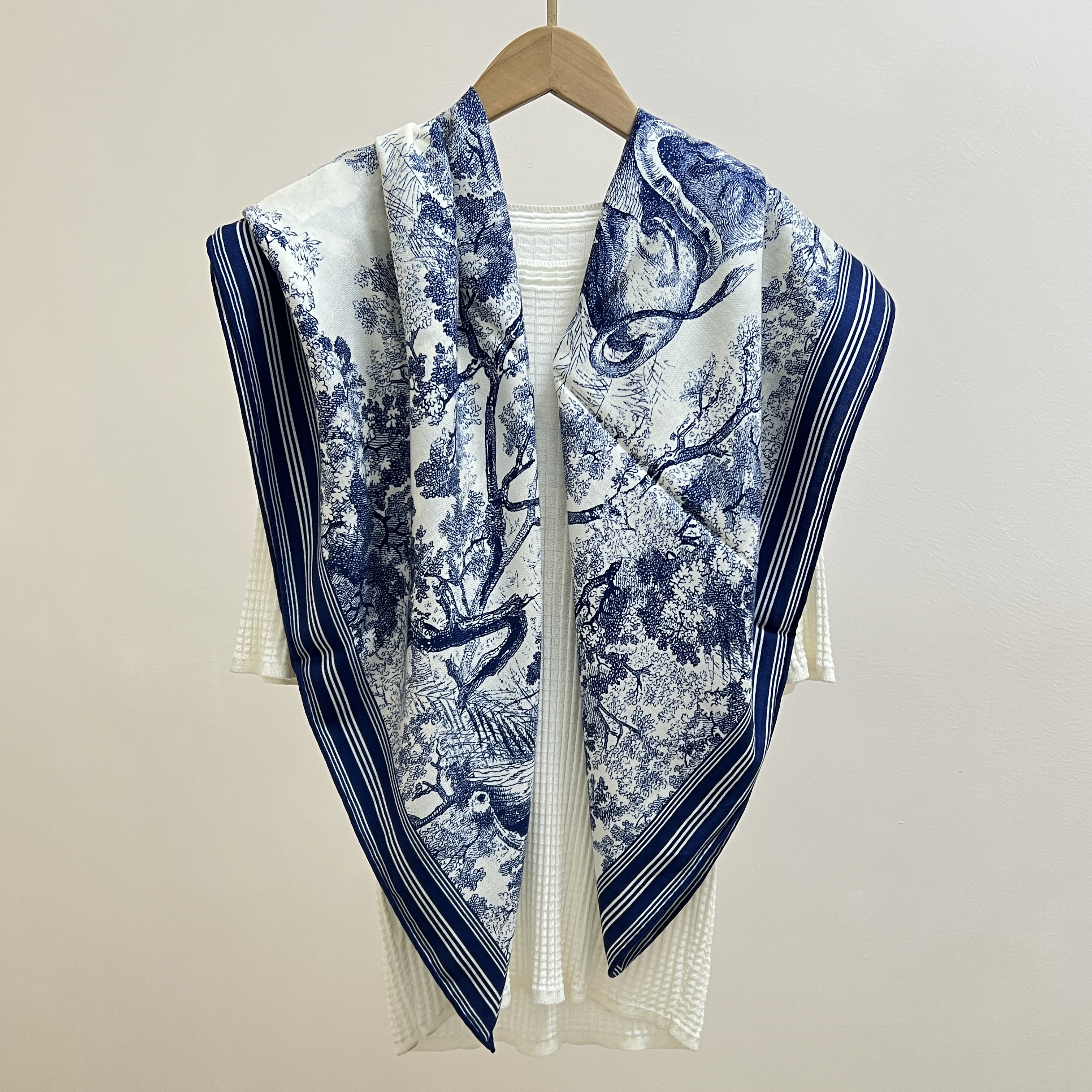 蓝色伊茹丛林140cm丝毛大方巾秋冬季保暖护颈围巾时尚百搭大披肩