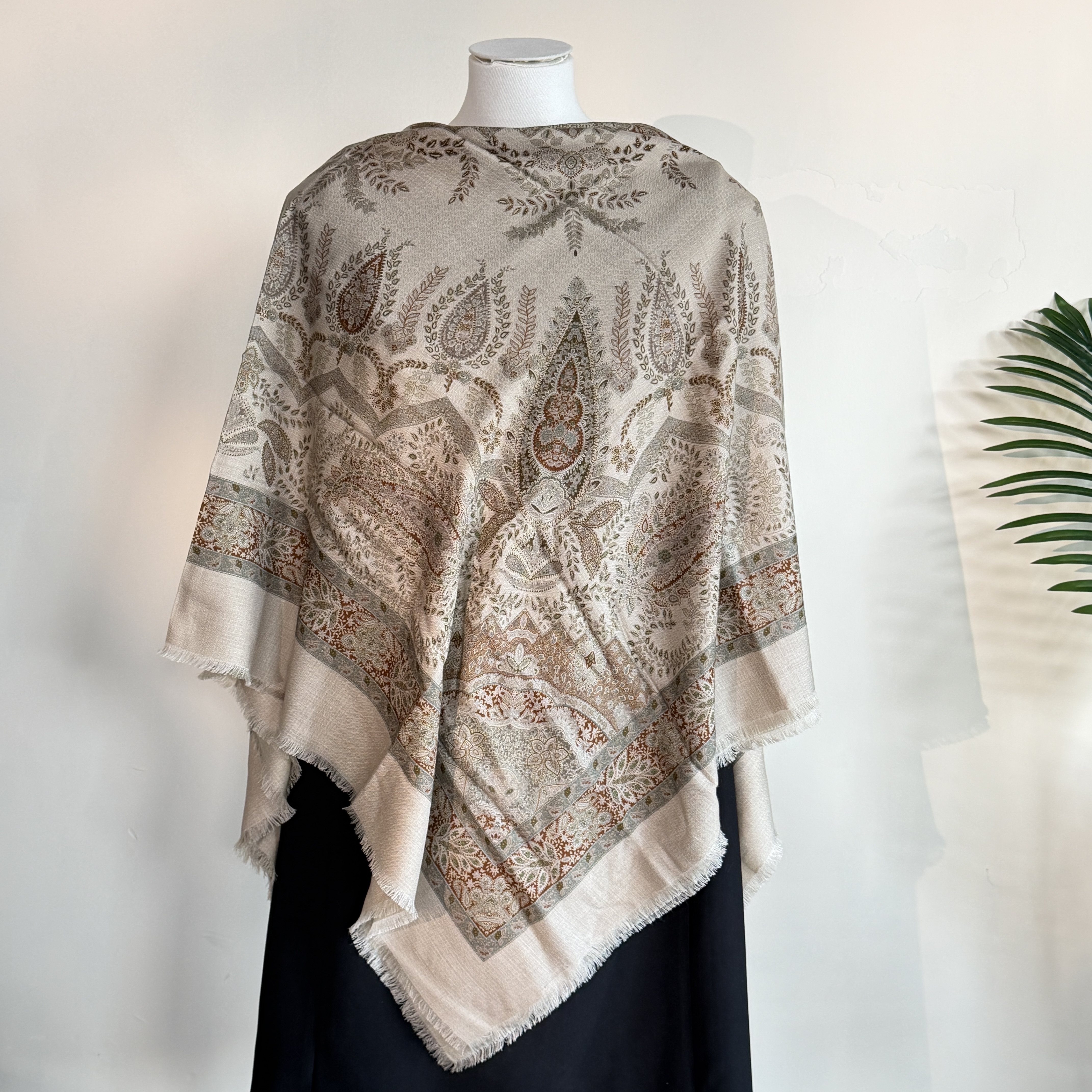 2025年秋冬特价好货钻石腰果140cm丝毛大方巾瑕疵款时尚通勤丝巾