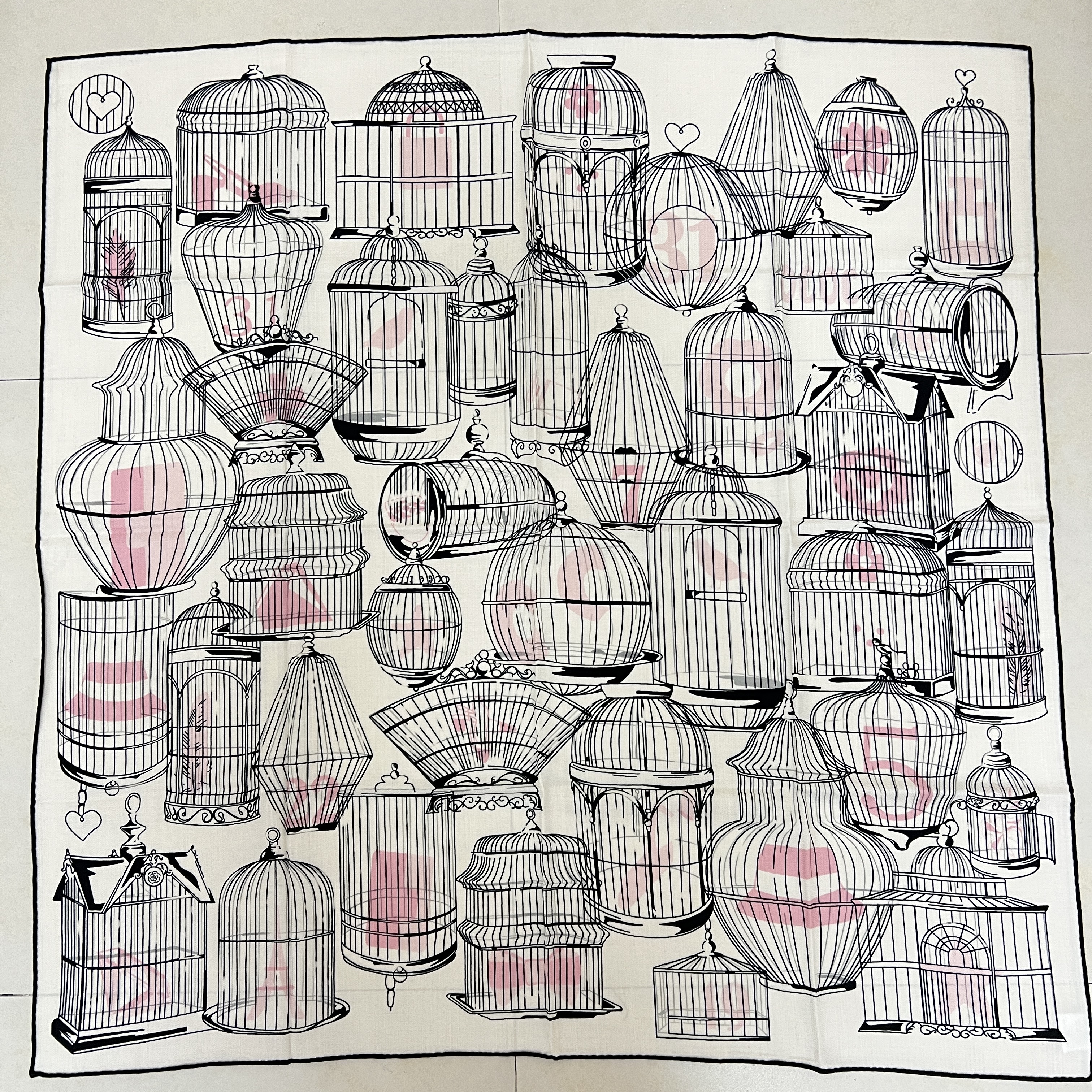 白色笼中世界110cm丝毛大方巾时尚通勤围巾保暖百搭大披肩