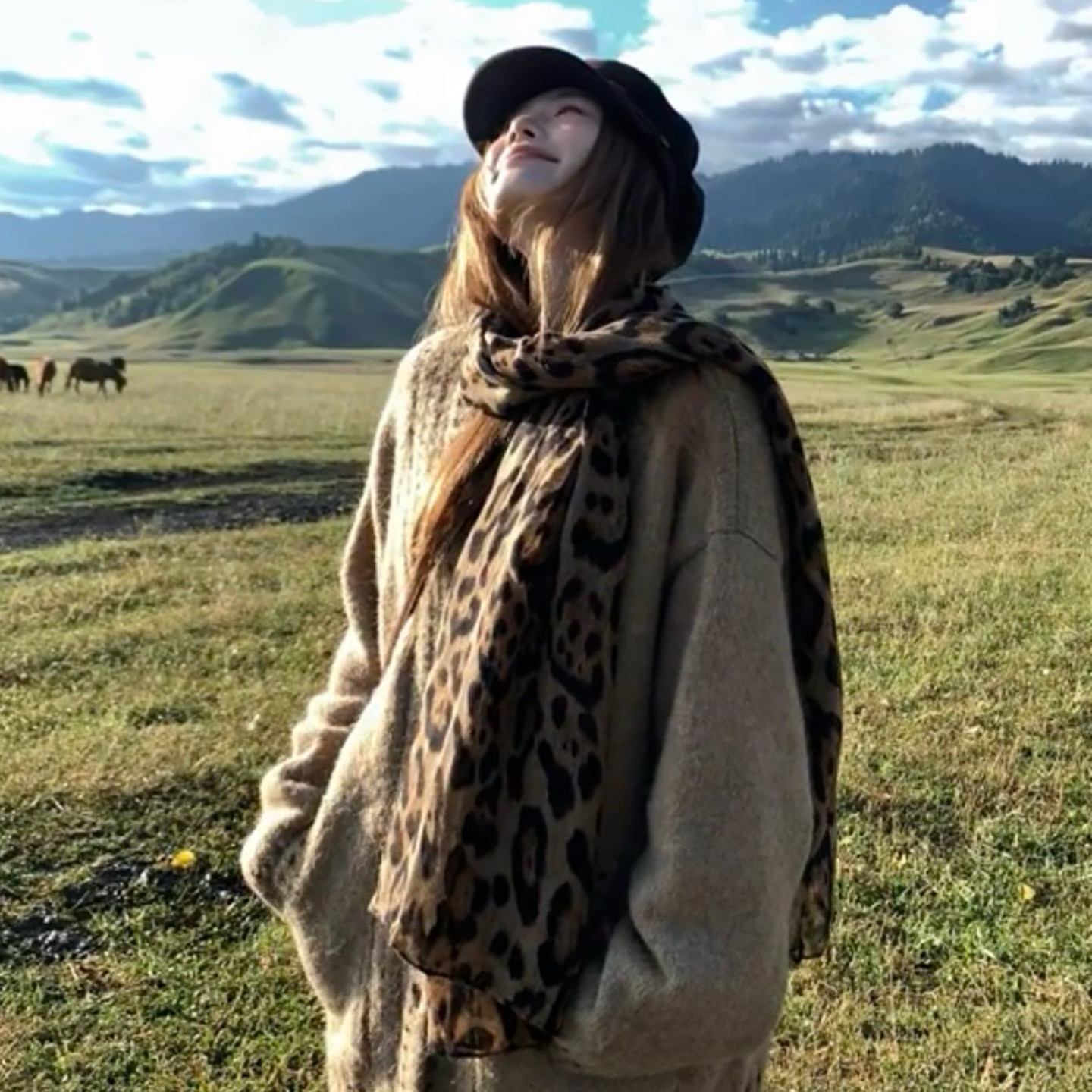 秋季氛围感！美式豹纹丝巾女2025新款复古时尚古早感百搭两用披肩