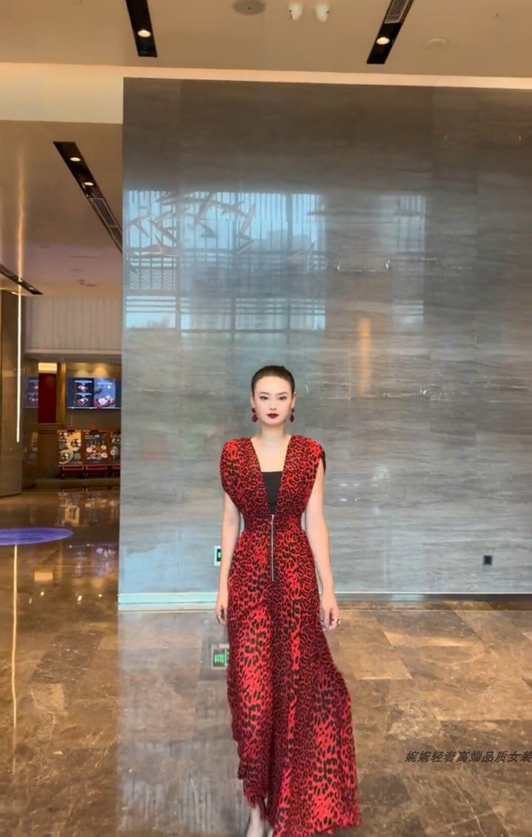 时尚洋气轻乔其纱夏款轻奢气质修身前拉链松紧腰抹胸连体裤显瘦潮