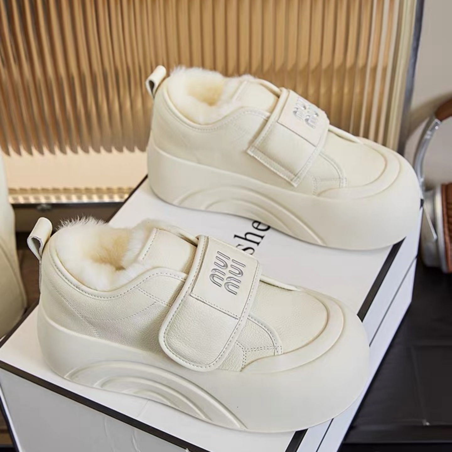 兔毛加绒厚底大头百搭面包鞋