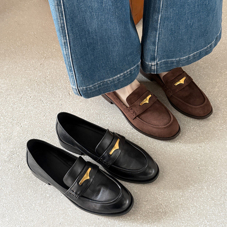 圆头方跟橡胶胶粘工艺头层猪皮深口单鞋,女鞋,深口单鞋,淘宝优惠券,粉丝福利购,淘宝优惠卷