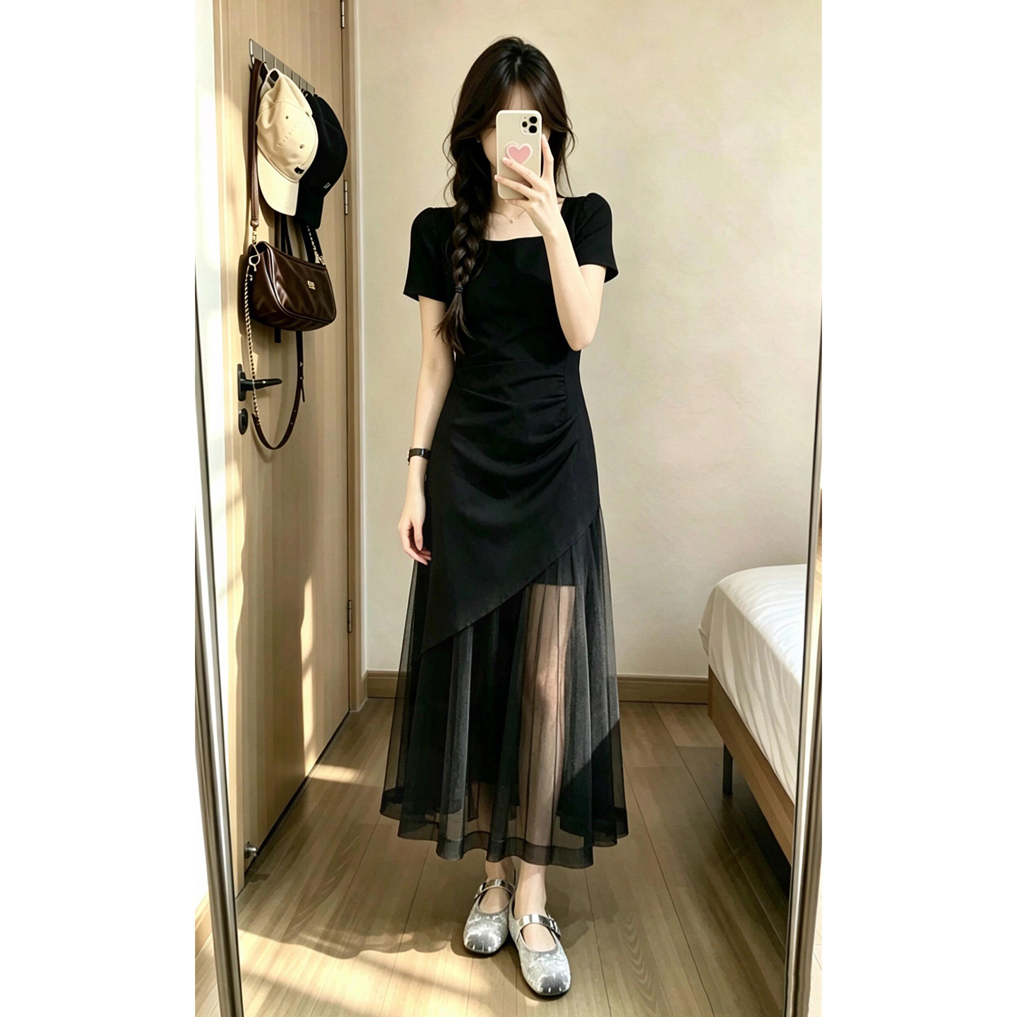 2026新款法式方领黑色短袖连衣裙子女装夏季特别漂亮掐腰网纱长裙