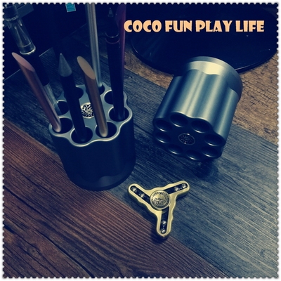 左轮旋转多功能办公用品金属笔筒