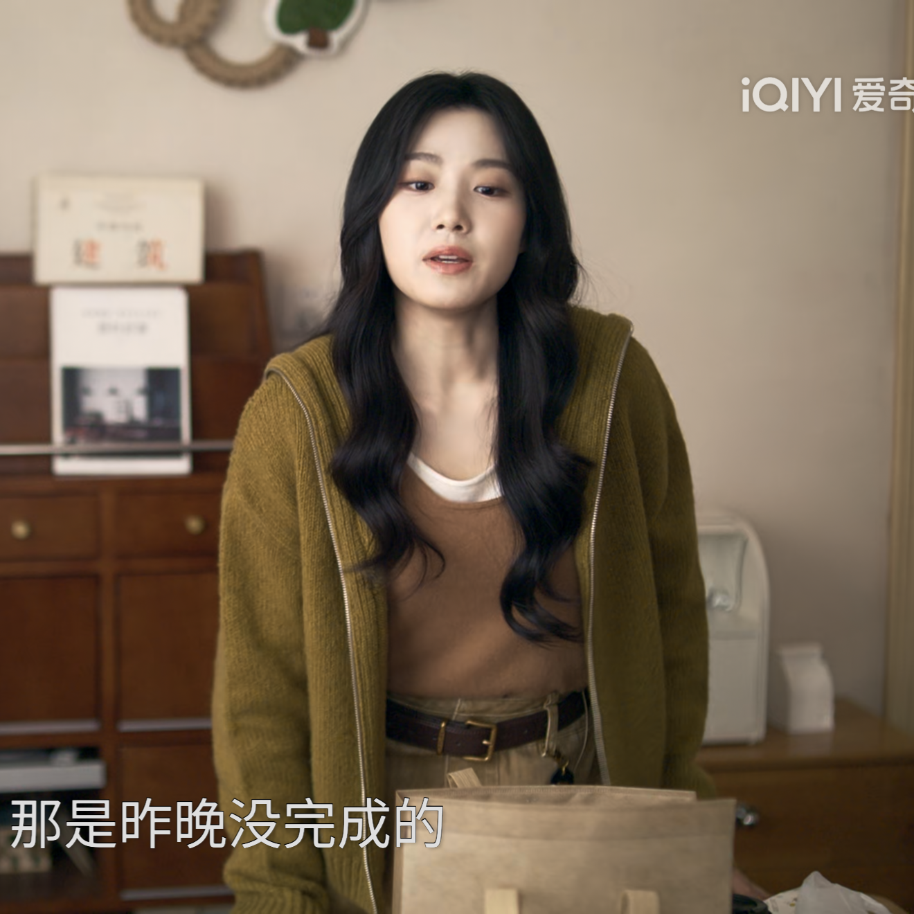轧戏胡羞卢昱晓同款双拉链连帽毛衣外套女显瘦减龄短款针织开衫女