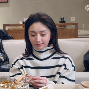 骄阳似我赵今麦黄昊玥同款高领黑白条纹毛衣女宽松开叉撞色针织衫