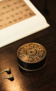 紫光檀描金西番莲纹圆盒珠宝收纳盒一木掏制首饰盒文玩收藏送礼