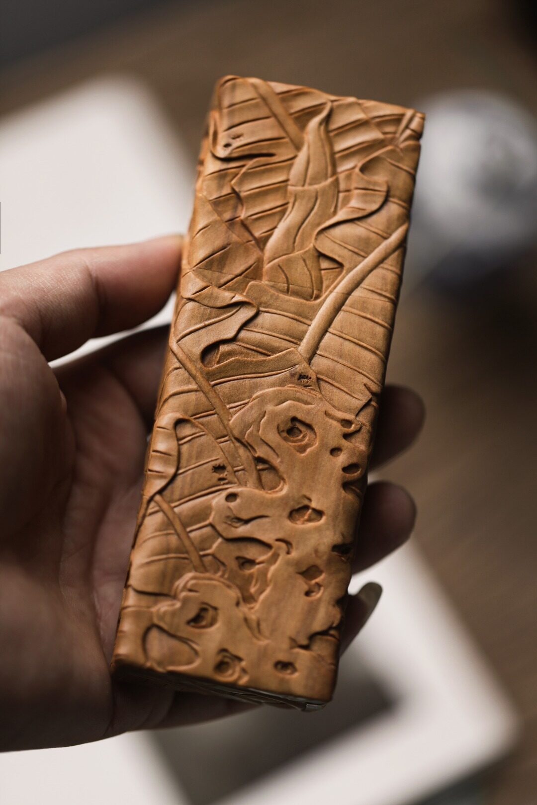 正区印度老山檀香洞石蕉叶纹线香盒淳化老料全手工雕刻文玩收藏品
