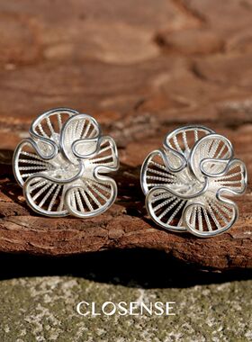 CLOSENSE『银粟』系列原创镂空褶皱立体花朵轻盈耳饰缎带新年礼物
