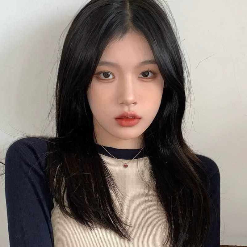 黑长直中分假发2021年时尚新款女中长发流行仿真高端八字刘海头套