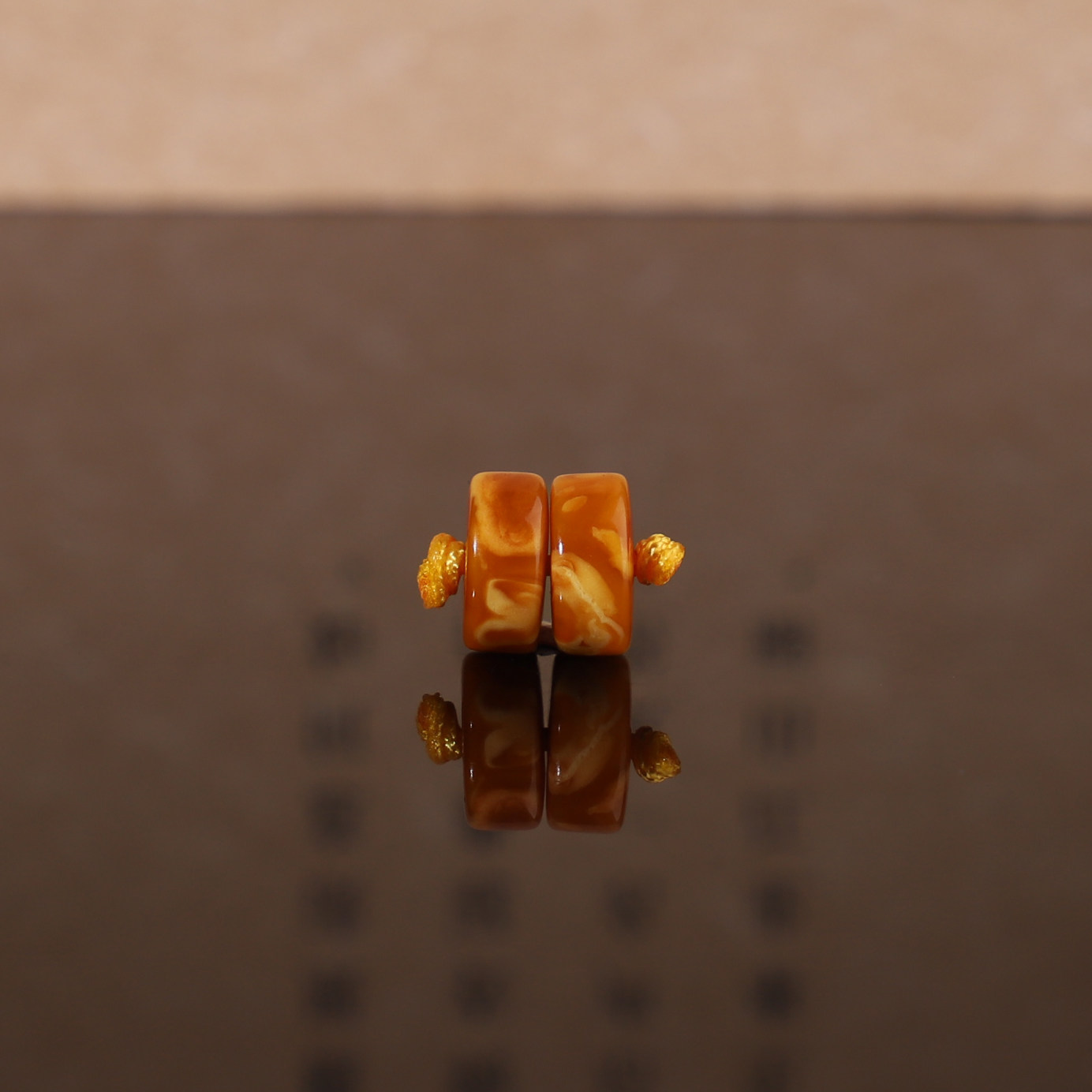 俄料老蜜蜡古董蜜蜡直切隔片对珠8.2*3.7mm 精品垫片手链配珠 G51