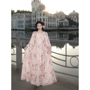 复古碎花收腰V领度假大码 法式 微胖梨型身材连衣裙 山奈 现货