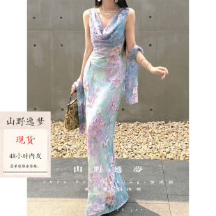 山野逸梦 荡领碎花春夏掐腰艺术生连衣裙女夏修身显瘦度假风长裙