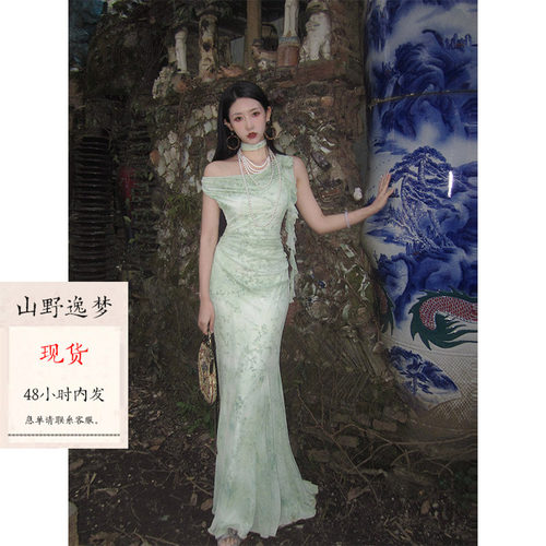 青提法式复古碎花鱼尾连衣裙