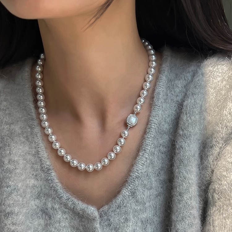 施家珍珠轻奢铜微镶锆石贝母扣气质网红正圆珍珠项链小众毛衣链女