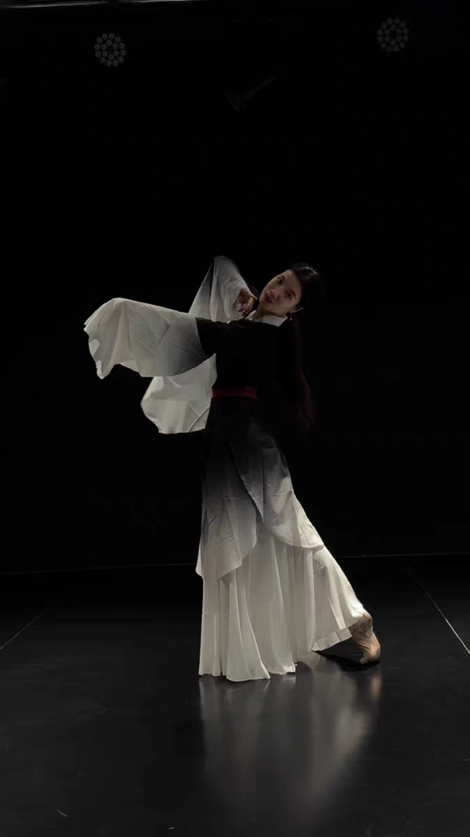 新款中国风古典舞蹈服《墨梅》金刚舞蹈诗意剧目同款《缠》艺考服