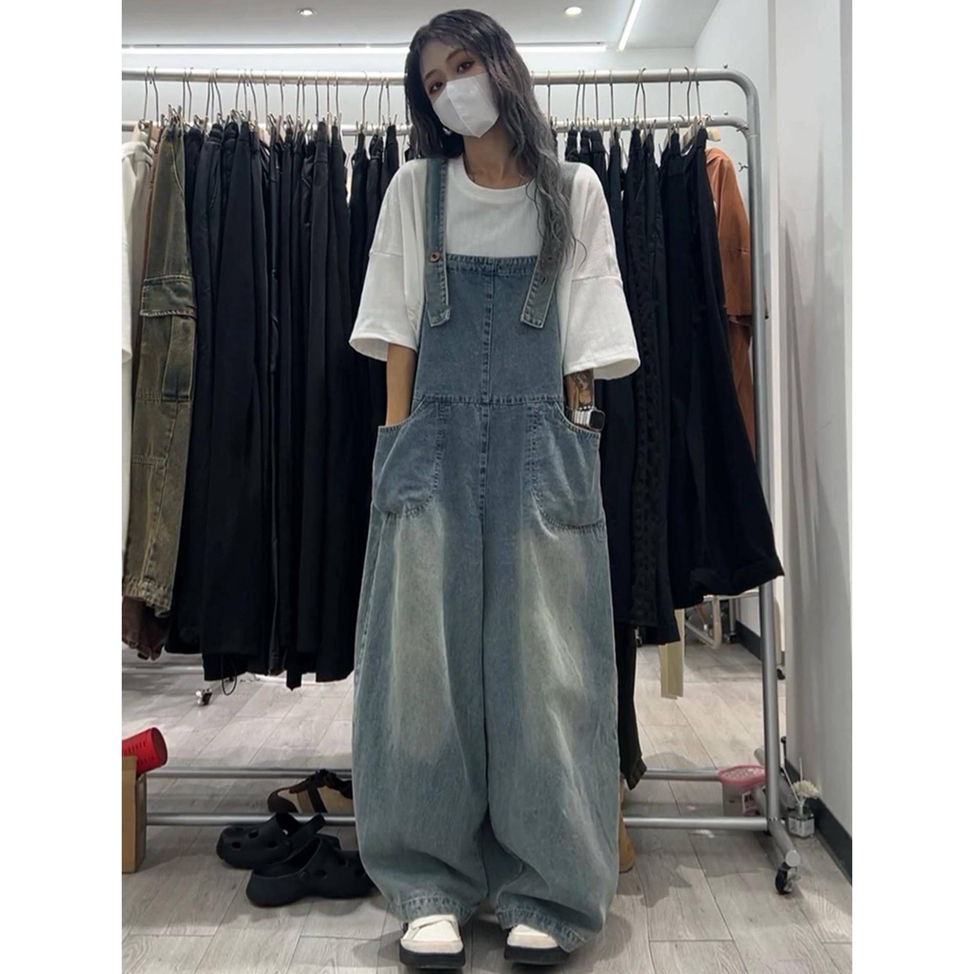 可盐可甜减龄直筒牛仔背带裤女潮ins垂感松弛高腰宽松阔腿牛仔裤