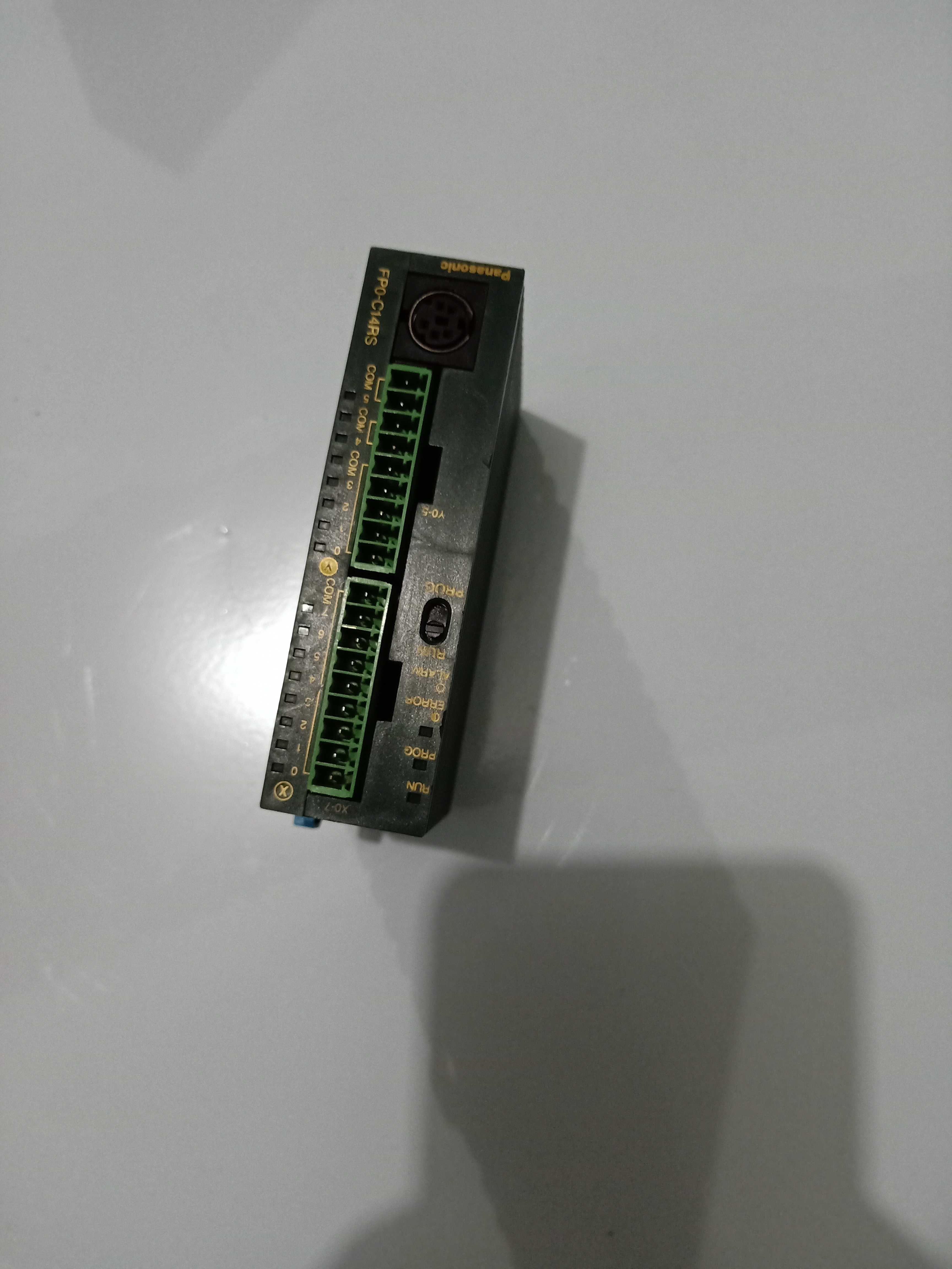二手 松下PLC FP0-C14RS AFP02223 原装拆机实物图工控