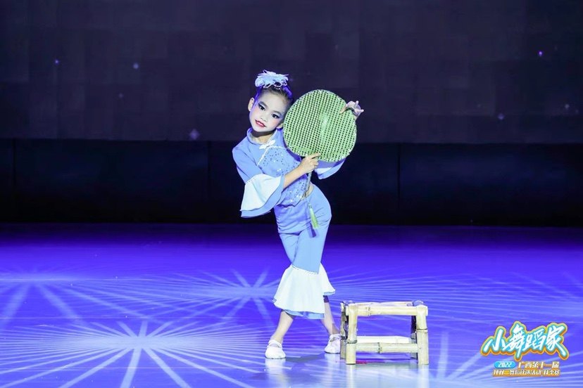 儿童古典舞演出服中国风板凳乖乖舞蹈服道具凳子民族少儿群舞服装