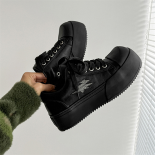 明星同款时装周闪电德比鞋2025秋季新款纯黑增高鞋子男款厚底板鞋