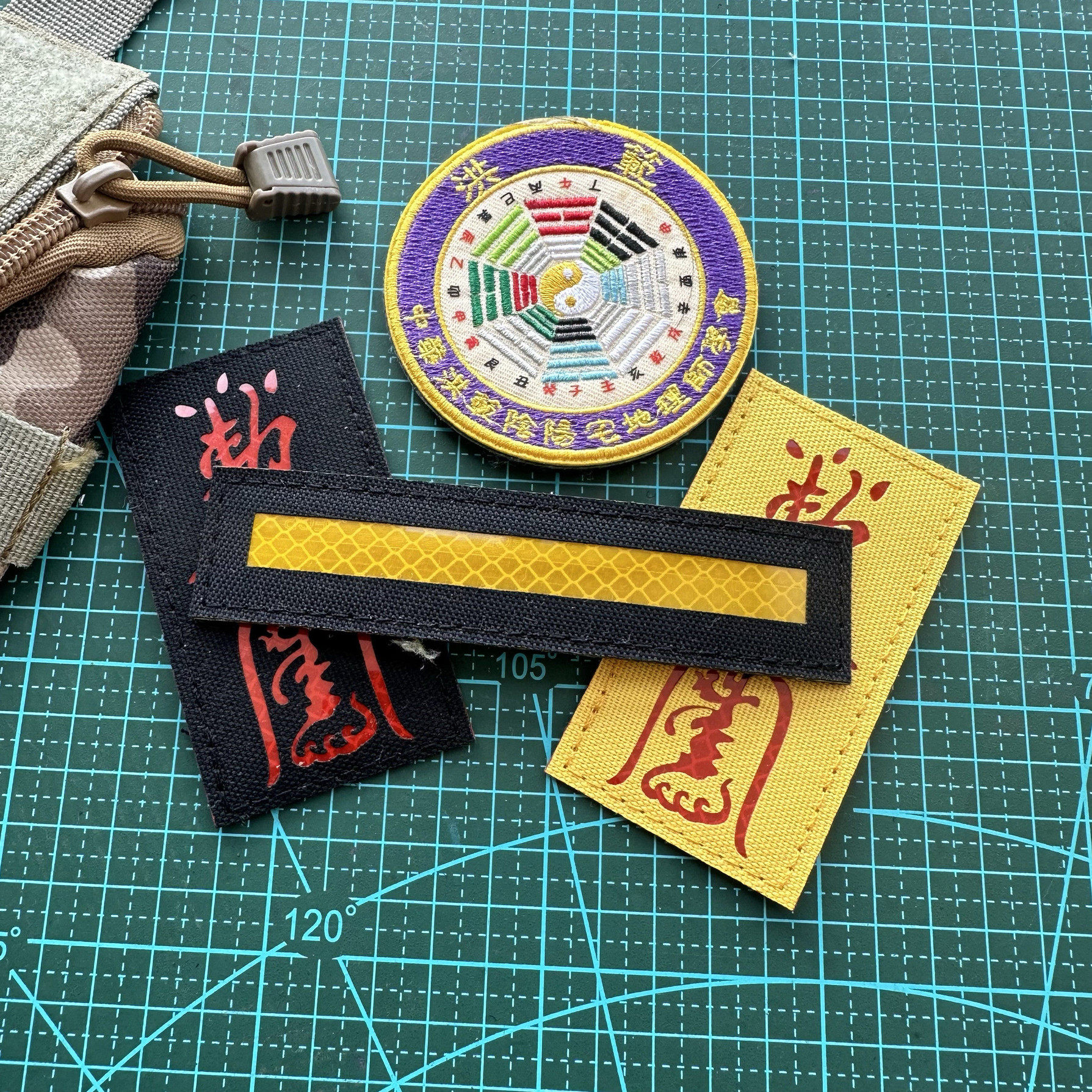 激光切割反光条九叔僵尸电影刺绣士气章魔术贴背包贴户外冲锋衣图片