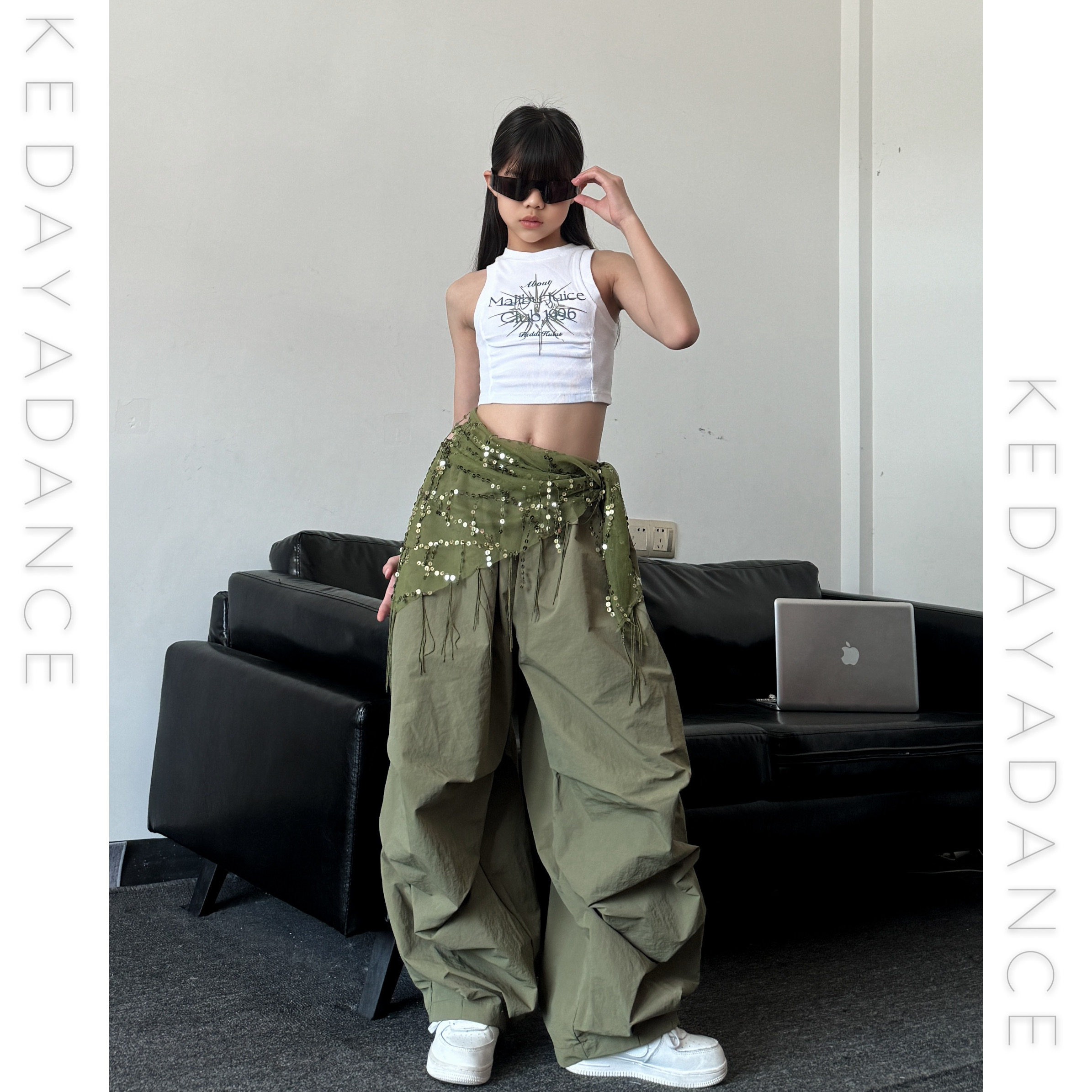 潮酷女童爵士舞女团演出服图片