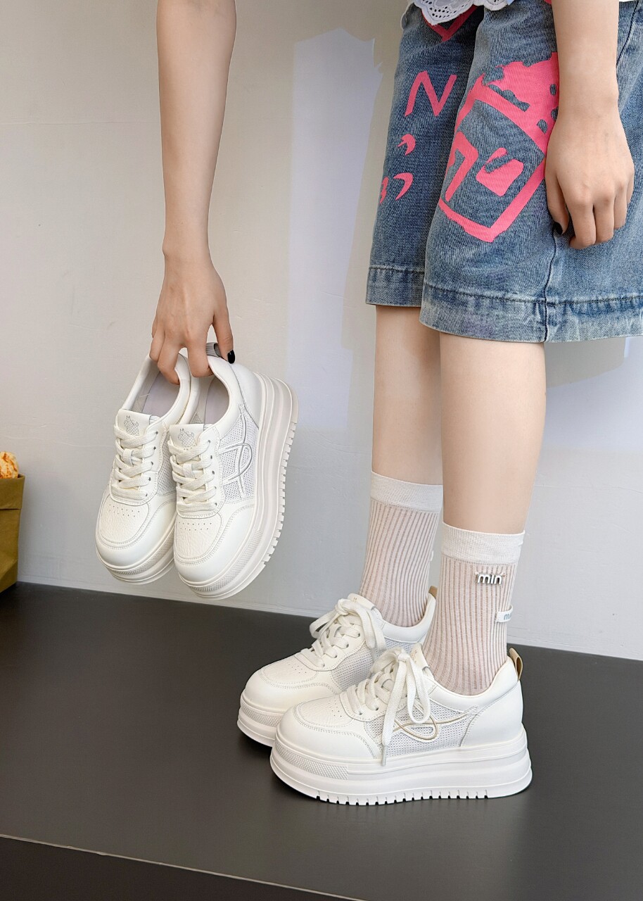 厚底小白鞋女款2026新款春夏季透气网鞋内增高休闲运动鞋板鞋百搭