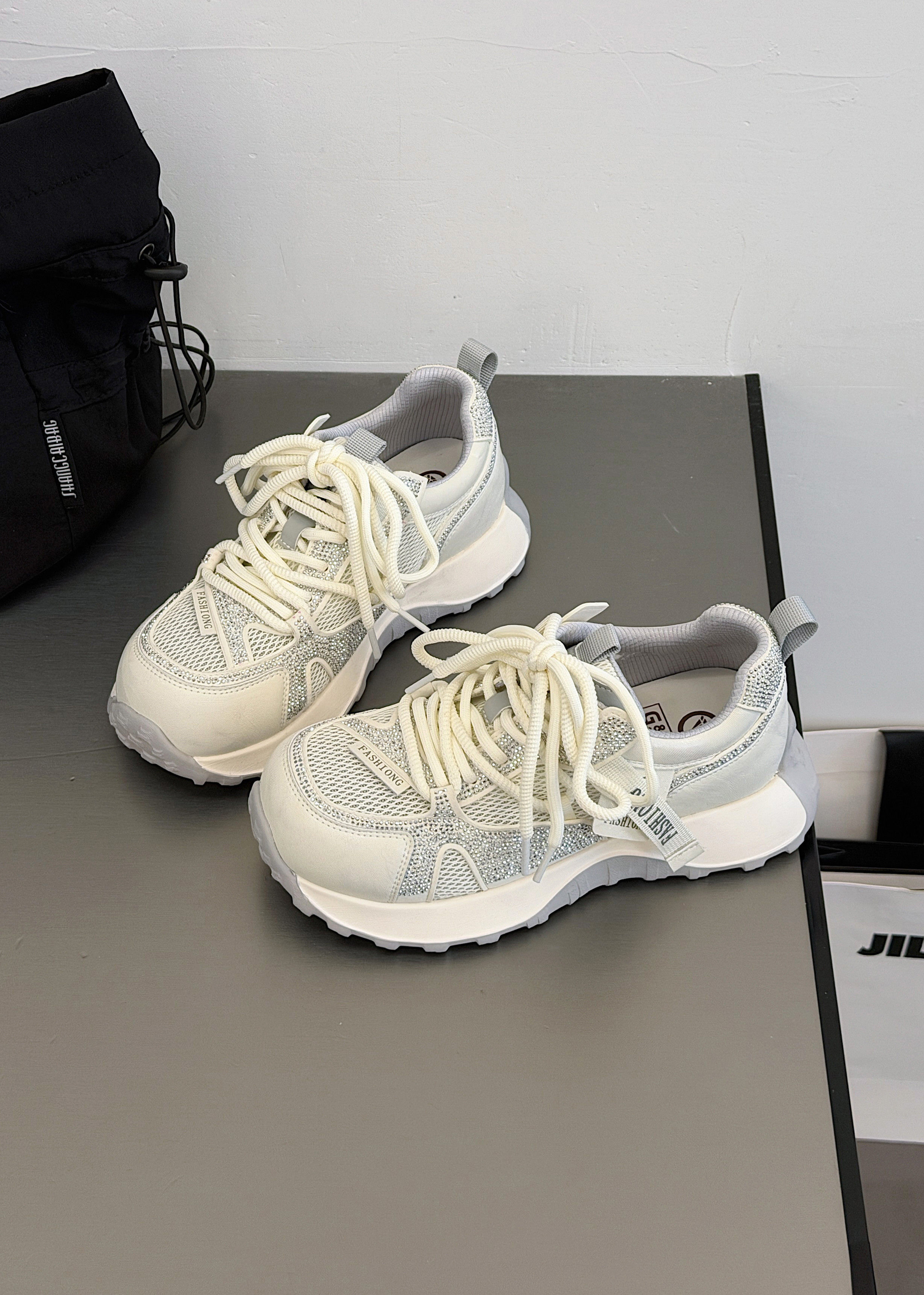 厚底老爹鞋女2026年春夏季新款网面水钻透气轻便软底阿甘鞋百搭款