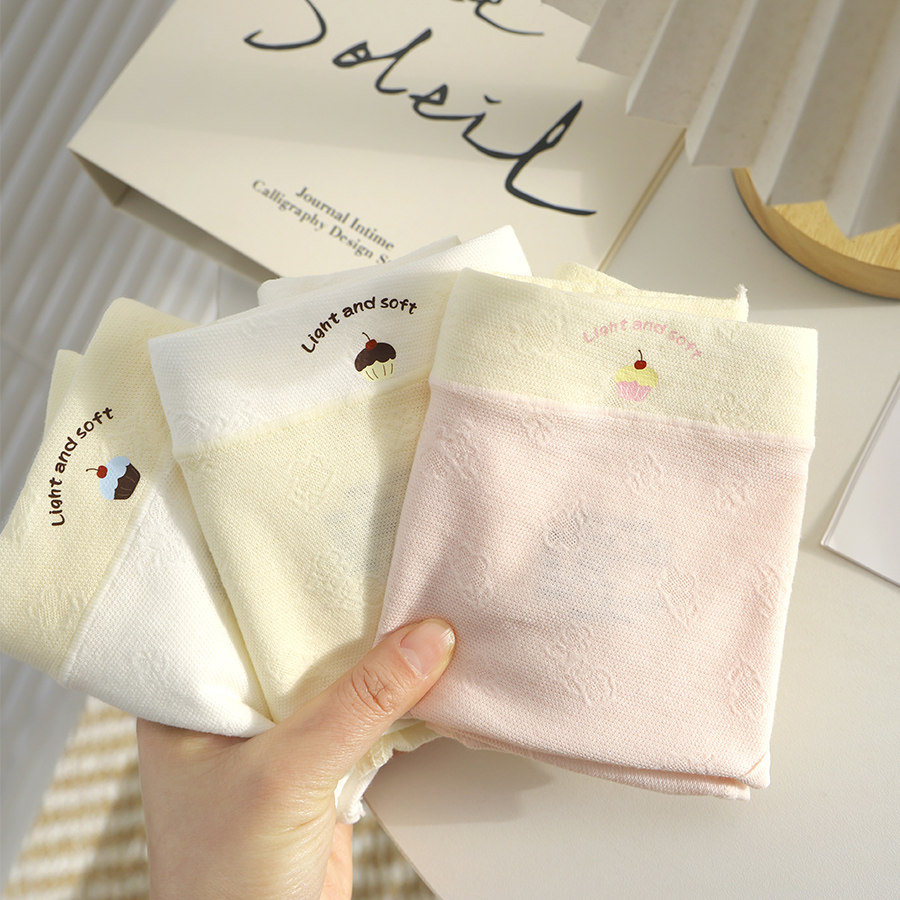 轻柔呼吸提花A类棉透气内裤女生纯棉加长裆少女2026新款三角短裤