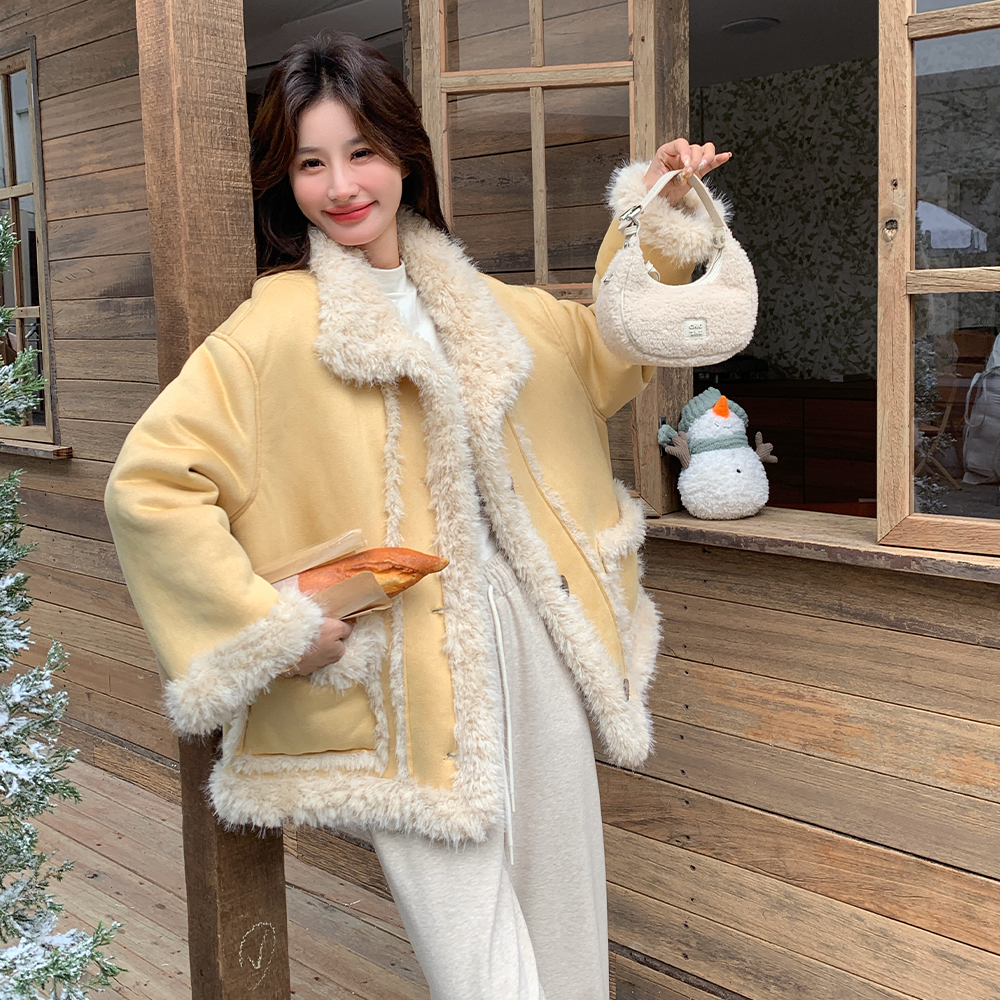 黄色短款皮毛一体羊羔毛外套女秋冬新款超火好看加绒加厚机车棉服