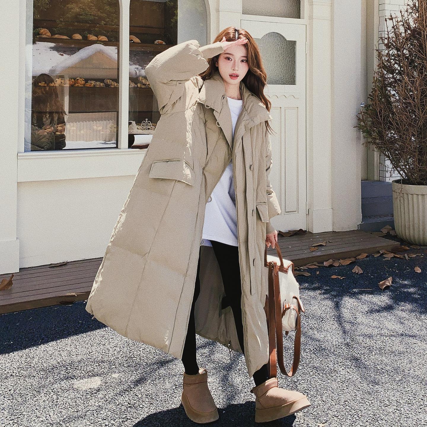 浅卡其色韩系休闲风立领羽绒服女长款2025冬季新款设计感加厚外套