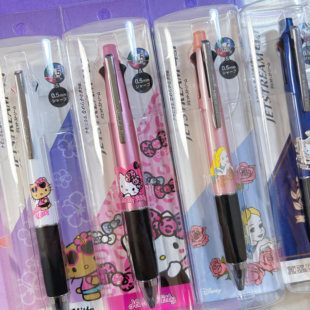 现货日本uni三菱新款hellokitty豹纹黑皮kt爱丽丝模块4+1圆珠笔