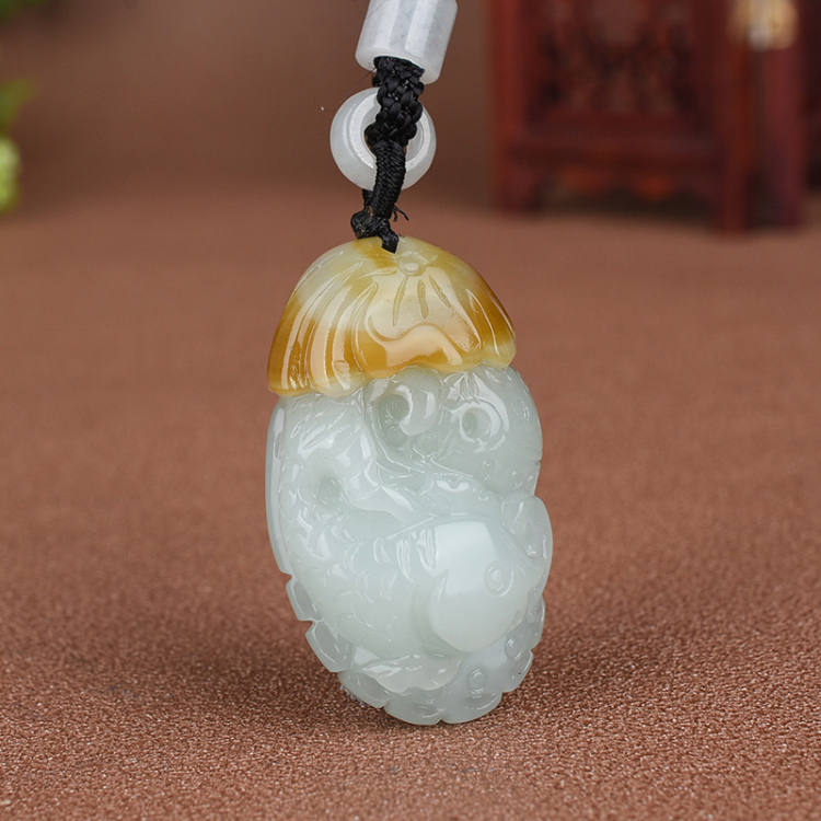 天然新疆和田玉糖玉金鱼如意吊坠金玉满堂荷叶玉鱼挂件项链坠