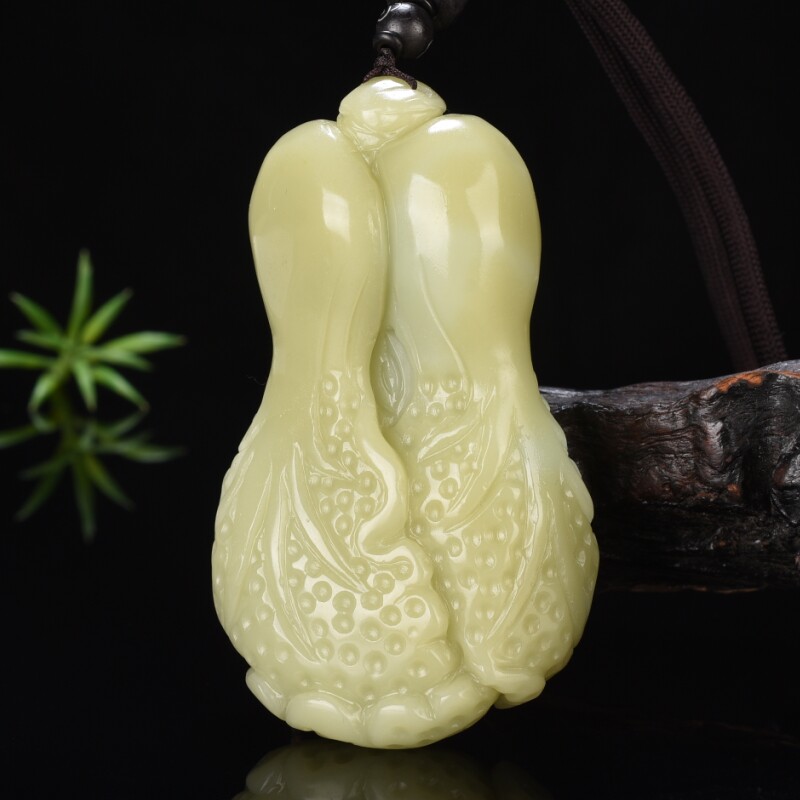 天然新疆和田玉白菜把件籽料糖料百财来招财手把件挂件玉手玩件