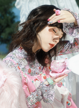 Meugler牛稠岛 狗狗系列 手绘印花舒适超弹荷叶边网纱高领打底衫