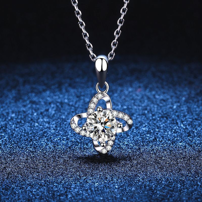 D色莫桑石吊坠1克拉花瓣四叶草项链莫桑钻S925银镀18K金PT950铂金