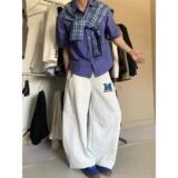 藏青色