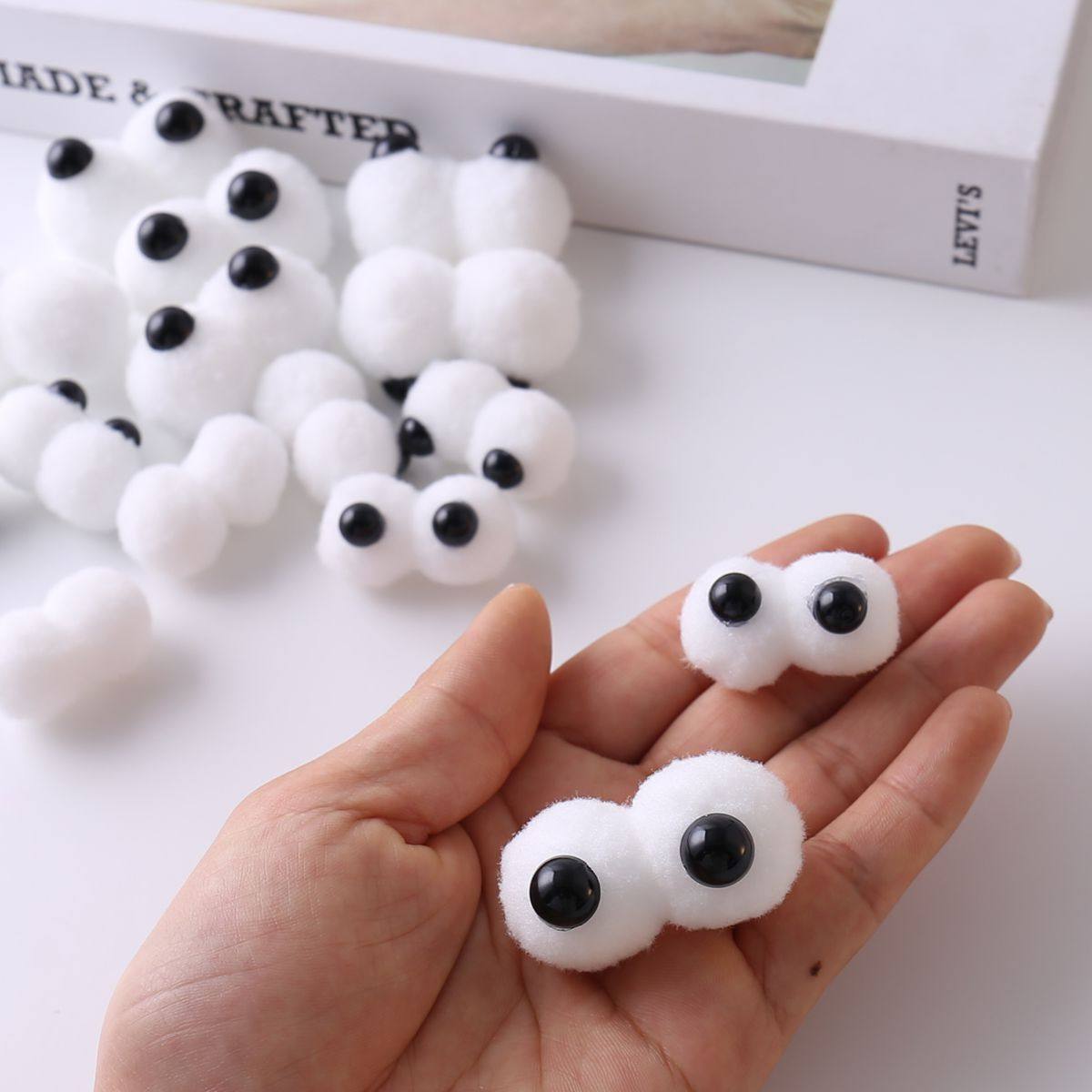 手工diy饰品配件 情侣牵手袜子网红可爱个性卡通小怪兽毛球眼睛