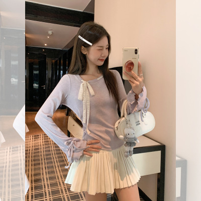浅紫色蕾丝蝴蝶结拼接内搭针织衫