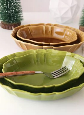 一日本陶瓷釉下彩焦糖色花瓣形椭圆实用双色深盘烤碗烤盘菜盘餐盘