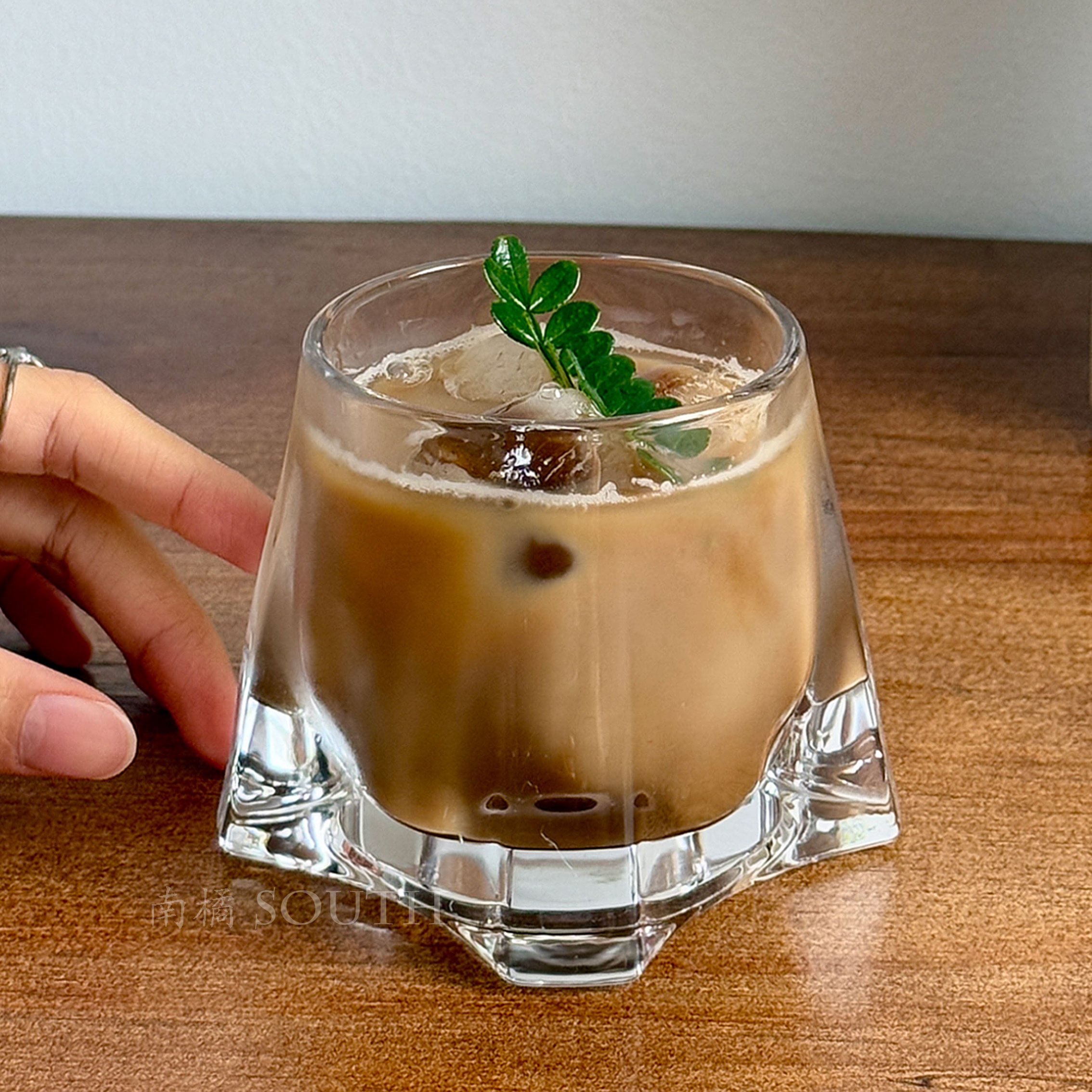ins风巴黎洋酒杯红酒杯香槟杯威士忌酒杯家用玻璃酒杯创意烈酒杯